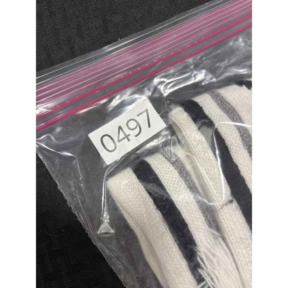 Vintage Sun Valley Scarf Knit White Black Winter Roots Ski Resort Script 90s‎
